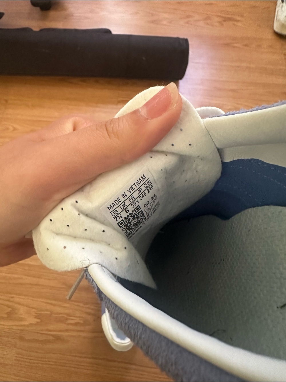 adidas gazelle sneaker - Picture 3 of 3